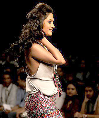 Riya Sen Wills Lifestyle India Fashion Week