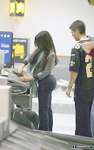 [kim-kardashian-lax-airport-6.jpg]