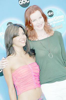 [eva-longoria-primetime-preview-weekend-8.jpg]