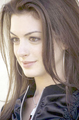 Anne Hathaway Pictures