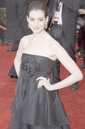 [anne-hathaway-screen-actors-guild-awards.jpg]