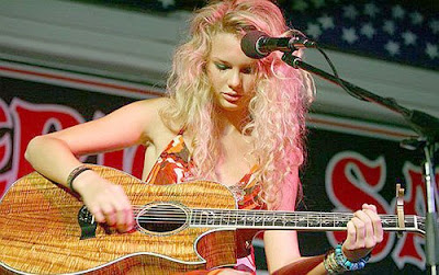 Taylor Swift Bio