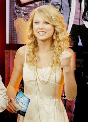 Taylor Swift White Horse