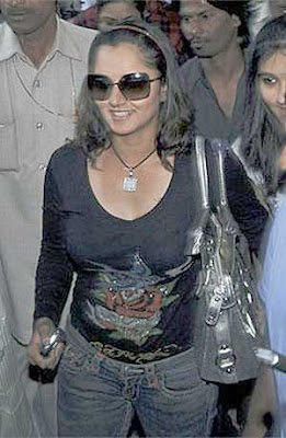Sania Mirza Mahesh Bhupathi Picturs Mumbai International Airport