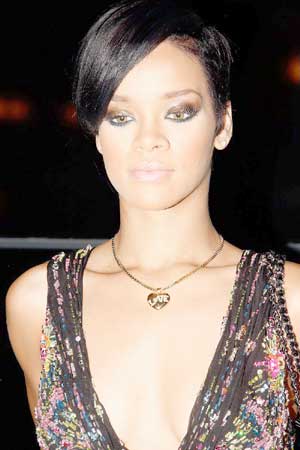[Rihanna+John+Galliano's+2008+Winter-Fall+Collection+Paris+Fashion+Week+Photos.jpg]