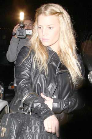 [Jessica+Simpson+Ashlee+Simpson+Night+Out+Bel+Air+Pictures.jpg]