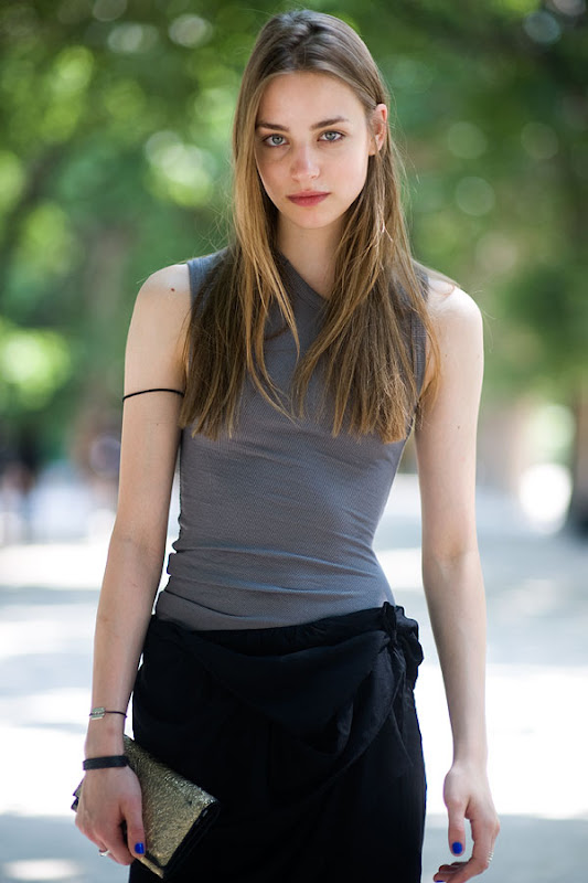 the beautiful laura model and s...