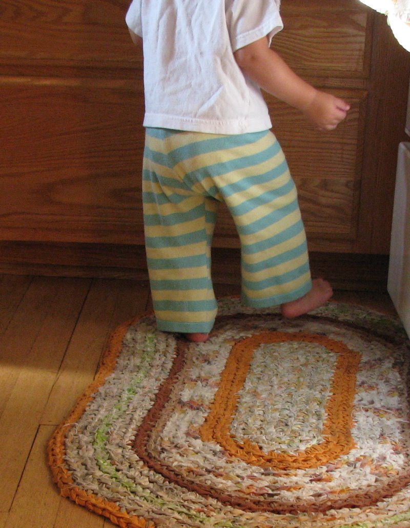 [knitinaction.jpg]