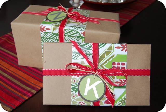 33 Shades of Green: Christmas Wrappings.