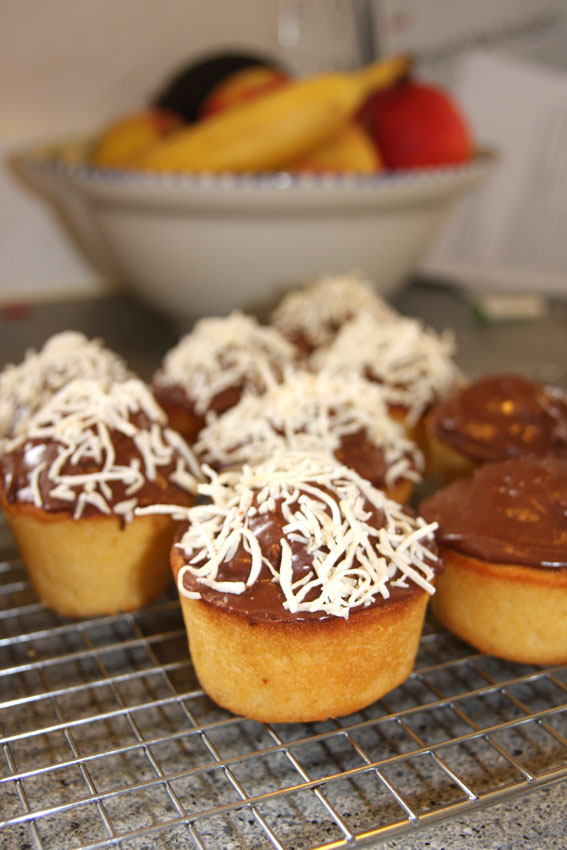 [Lamington+cupcakes.jpg]