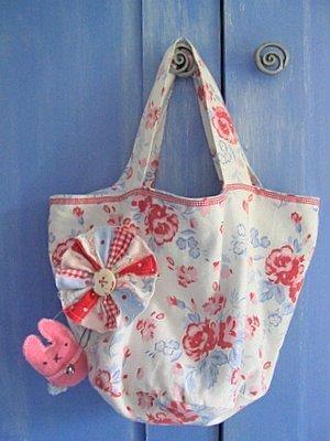 [bolsinha-linda-tecido.jpg]