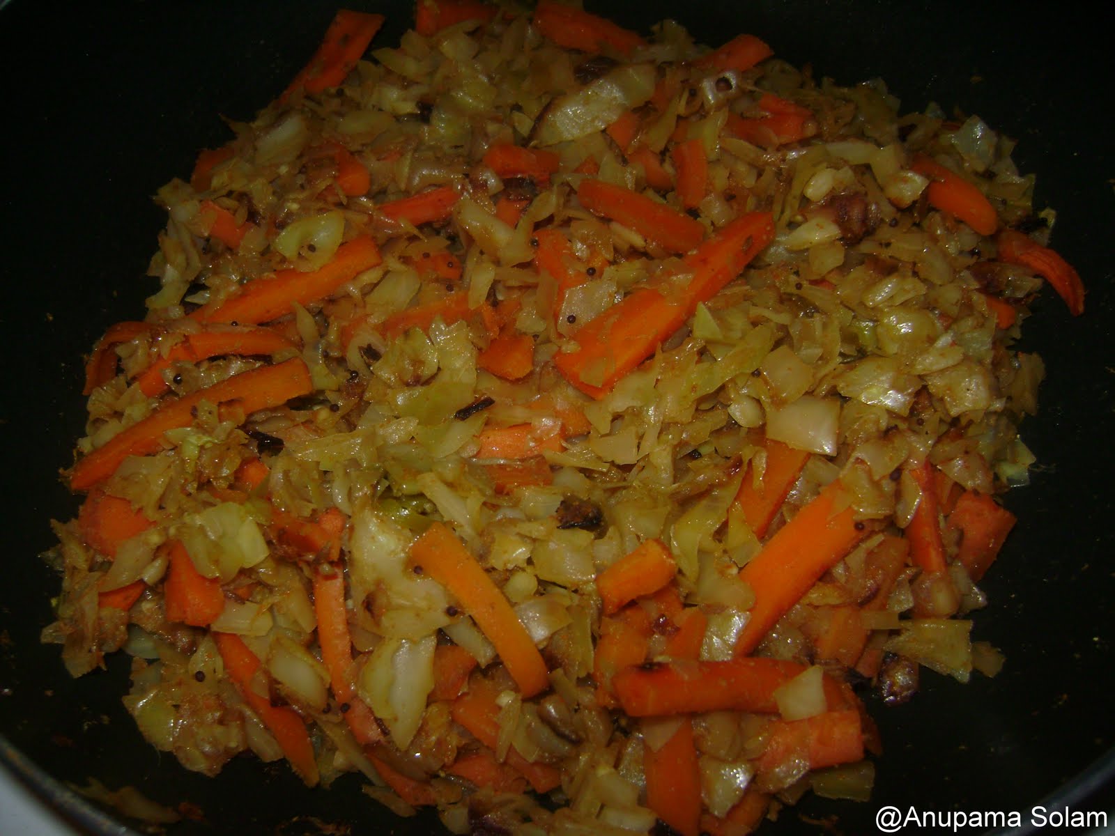 Anu's Space CabbageCarrot Curry