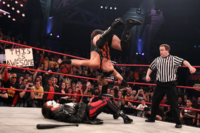 van dam vence a sting al atacar...