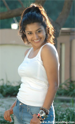 Meera jasmine on sleeveless top