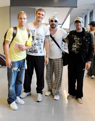 [103754_brian-littrell-nick-carteraj-mclean-and-howie-dorough-of-backstreet-boys-arrive-at-narita-international-airport-on-june-7-2009-in-narita-chiba-japan.jpg]