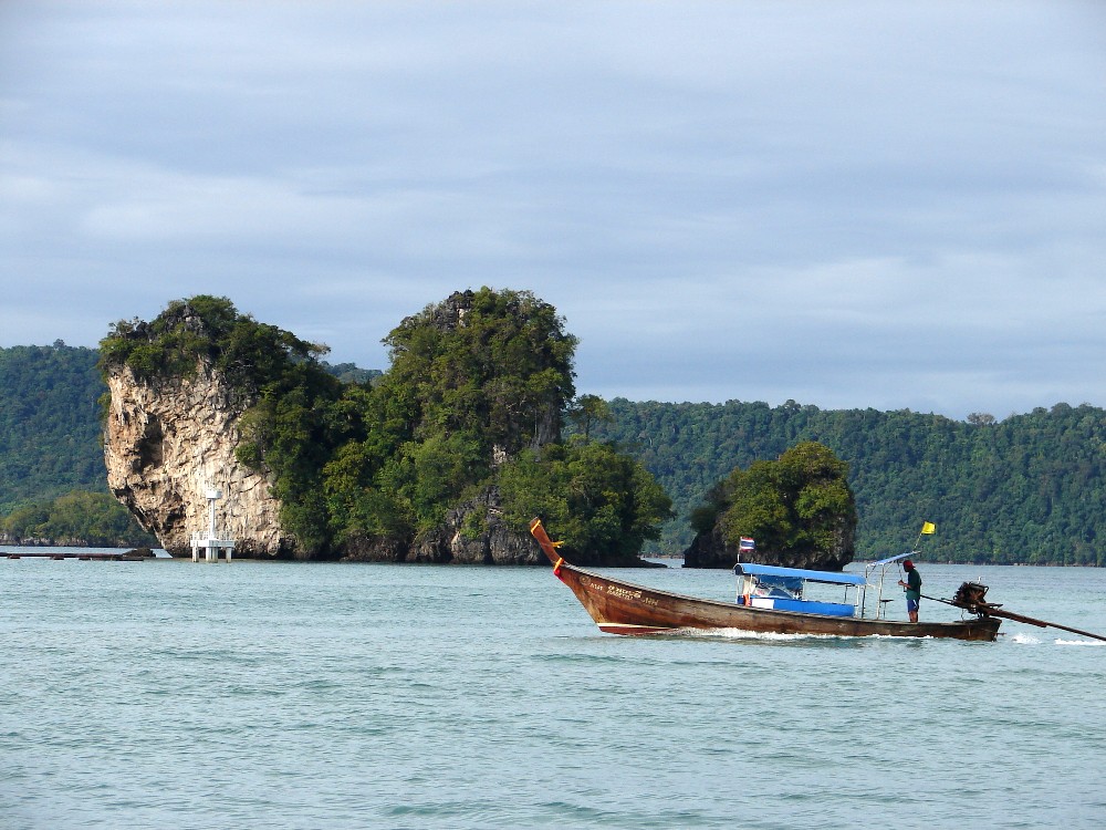 [THAI2+0272.JPG]