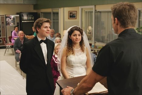 [arrested-development-maeby-and-george-michael-cousins-wed.jpg]