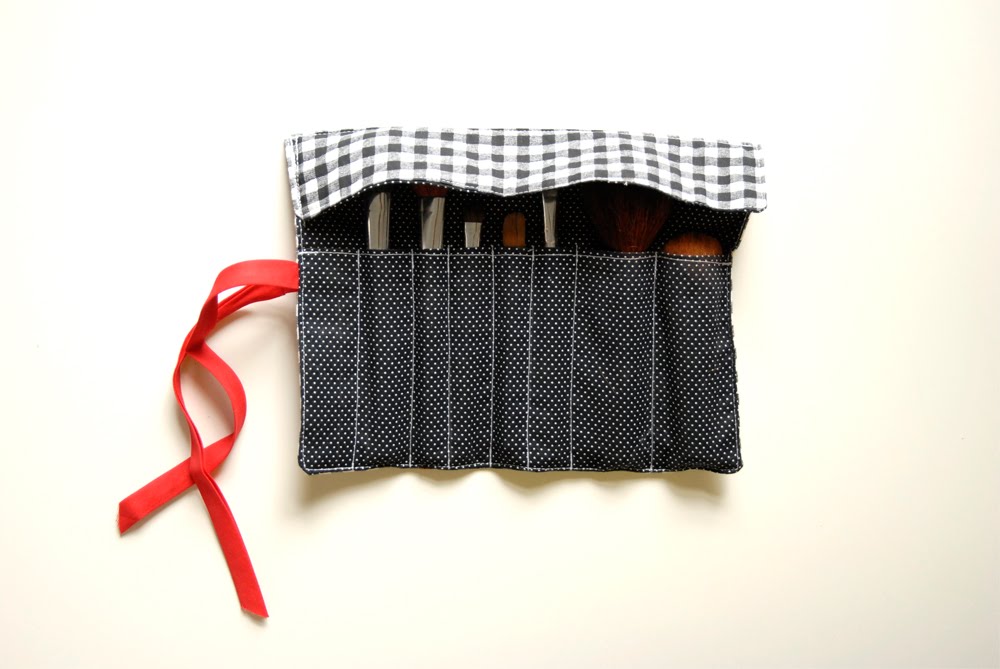 Makeup Brush Holder Pattern | sewtastic makeup brush holder make and takes Makeup Brush Holder Pattern | sewtastic makeup brush holder make and takes