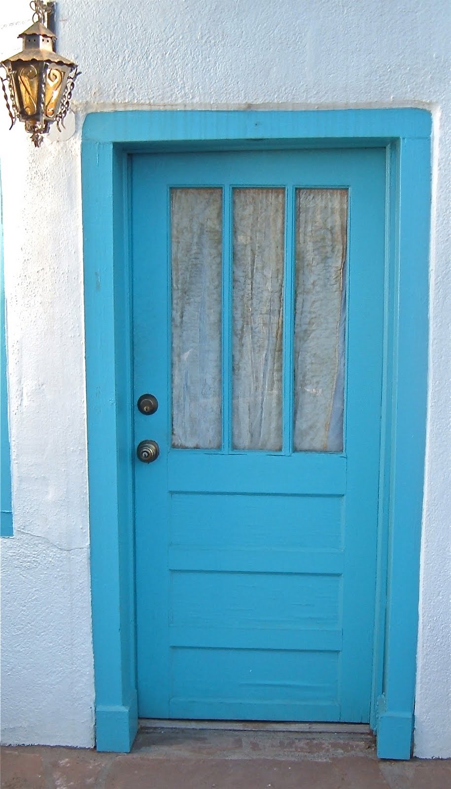 Two Graces Taos The Secret Of Taos Blue Doors Robert Cafazzo