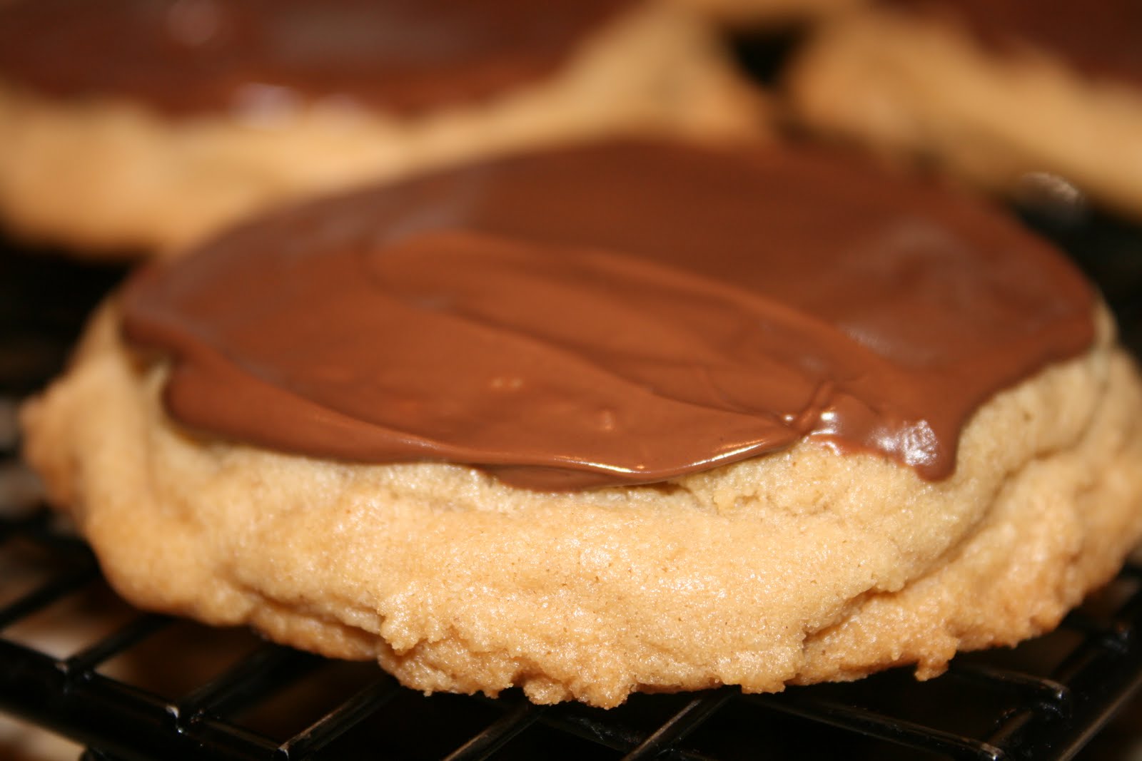 everything to entertain Chewy Peanut Butter Cookies with Melted Chocolate