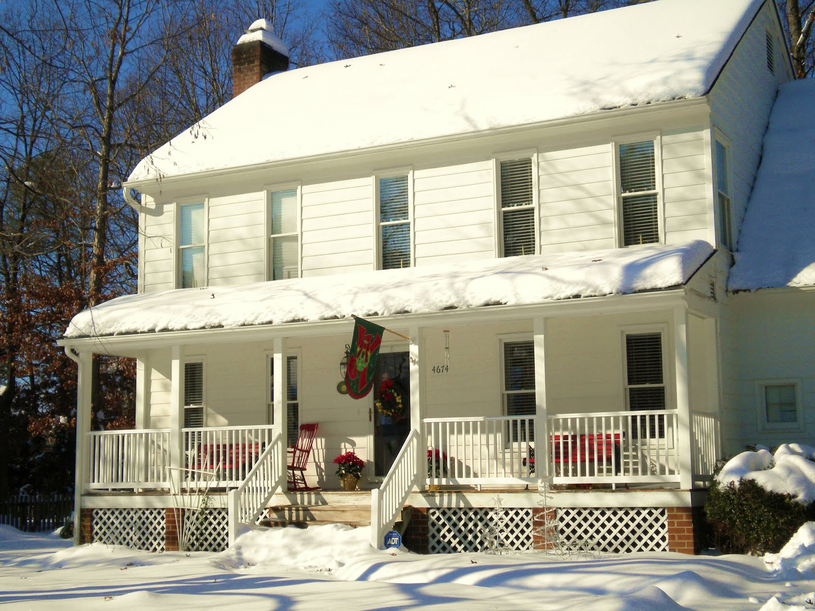 [our+house++covered+with+snow+001.JPG]