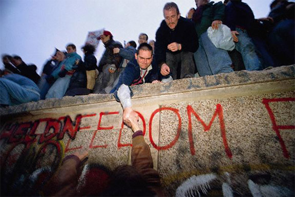 [Berlin+Wall+Freedom.jpg]