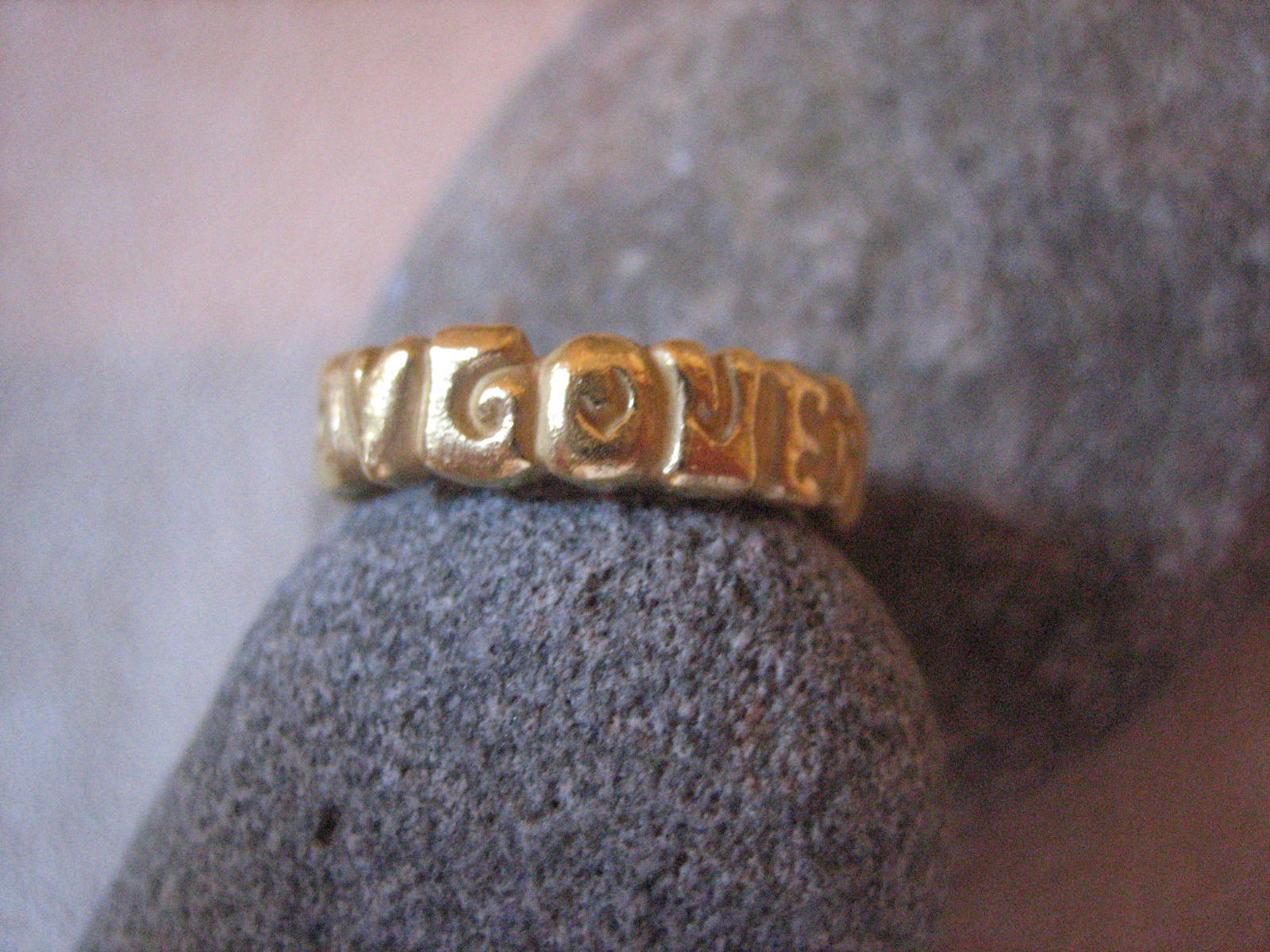 [ring+gold+love.jpg]