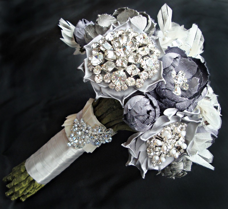 Emici Bridal NEW YEAR'S EVE AND THE NEW YORK BOUQUET