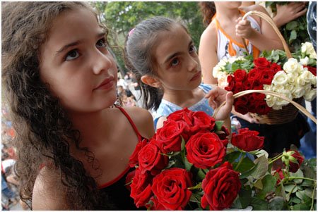 [VARTAVAR-ROSAS.jpg]