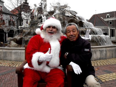 [HTB-SantaIan-PapaSan-MauritsSq-2008.jpg]