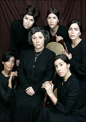 Fosforescentes: La Casa de Bernarda Alba