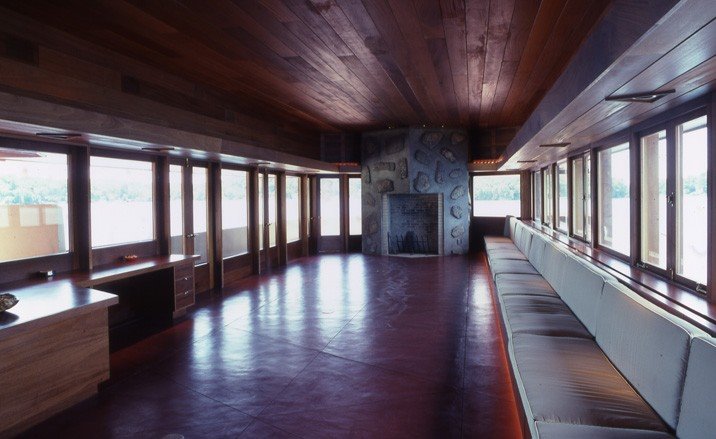 [Lloyd_Massaro_Living+2.bmp]