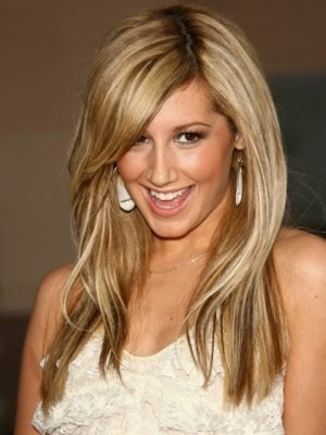 Ashley Tisdale Blonde Hairstyles 08