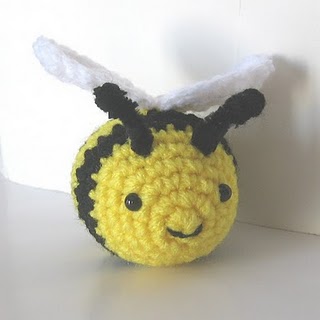 CROCHET N PLAY DESIGNS: Free Crochet Pattern: Buzzy Bee