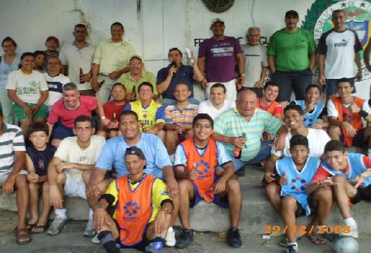 TRADICIONAL PARTIDO DE FUTBOL CALLE EN EL 13 DE JUNIO