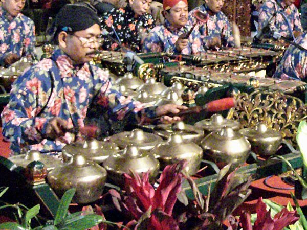 Gamelan is surely not a foreign music. It has been popular in most 