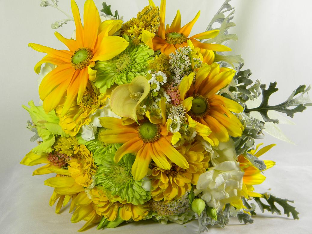 flowers+007.jpg (1037×778) Fake flower bouquet, Yellow wedding
