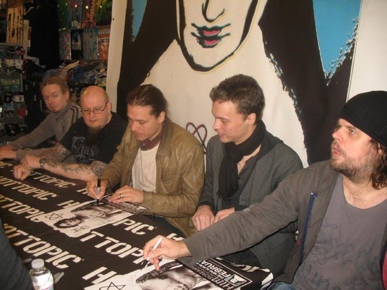 Ville Valo His Infernal Majesty Ville Has Short Haircut
