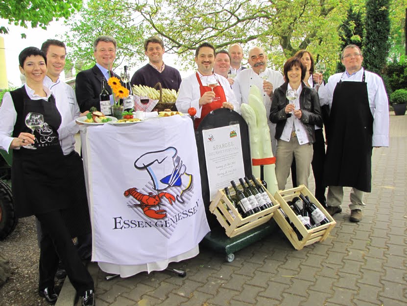 Extrakikokgeflugelbratwurst Mit Grunem Spargel Go For