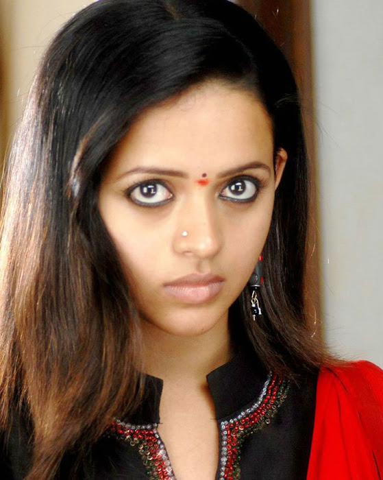 bhavana in black churidar latest photos