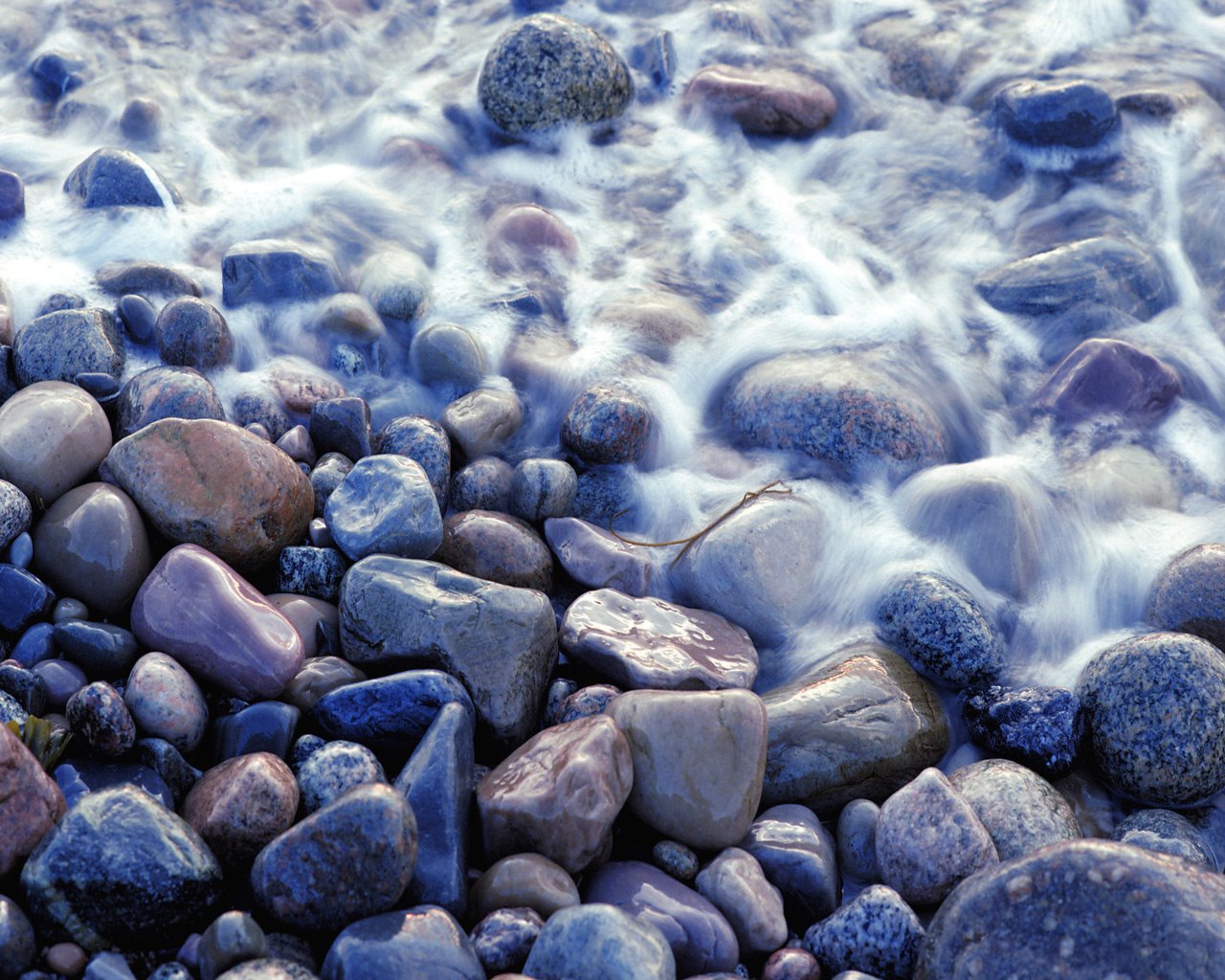 [riverrocks.jpg]