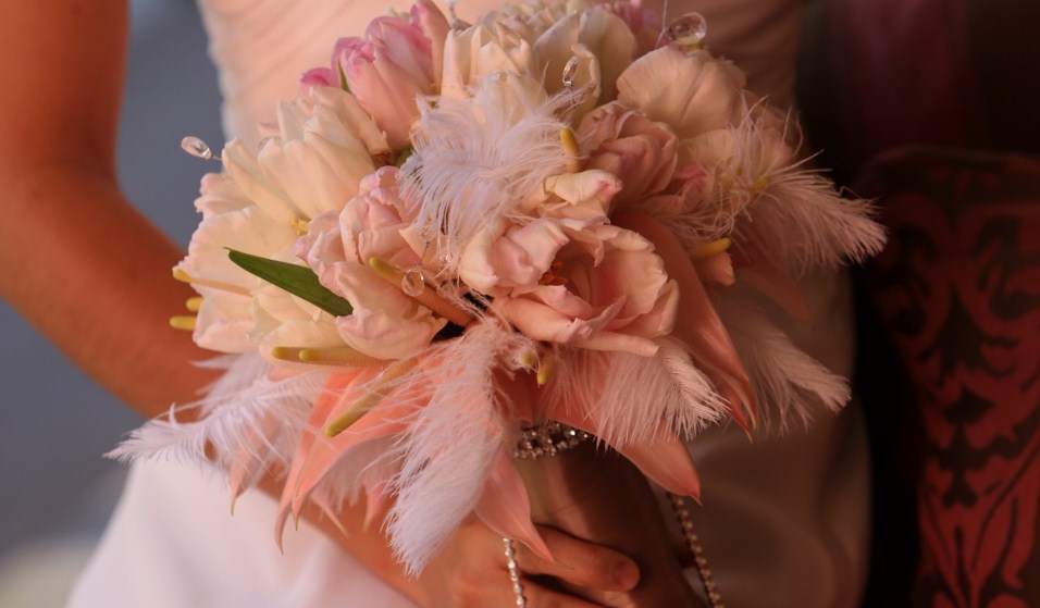 White Wedding Bouquets With Crystals. The ridal bouquet is composed