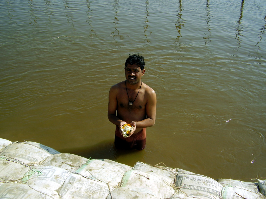 [webPC280513.jpg]