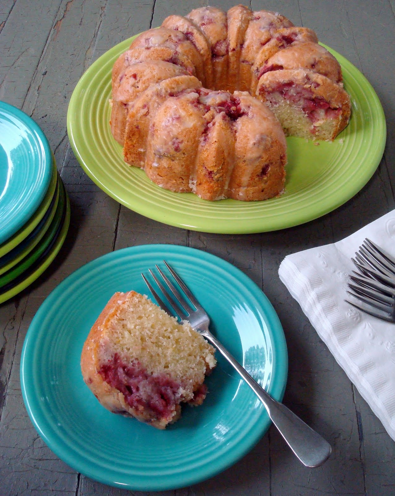 DECK THE HOLIDAY'S STRAWBERRY YOGURT CAKE!