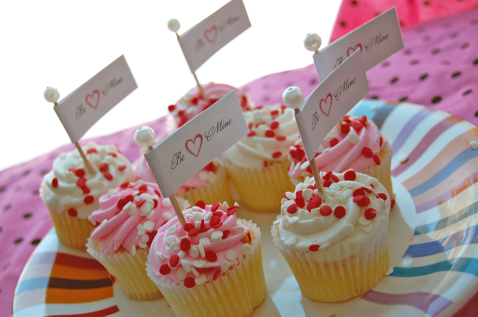 [cupcakeflags.gif]
