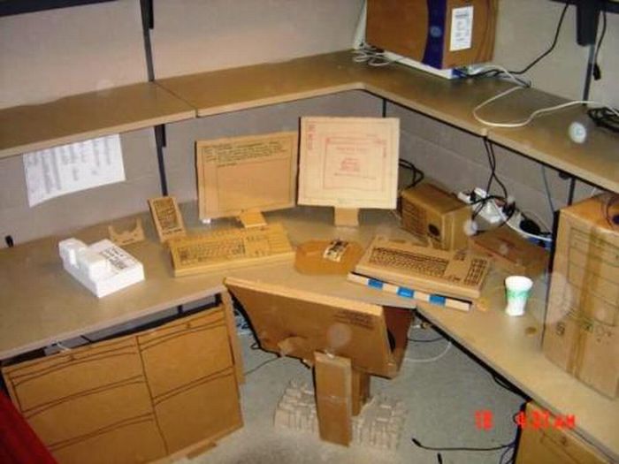 Curious, Funny Photos / Pictures Awesome office cubicle pranks 21 Pics