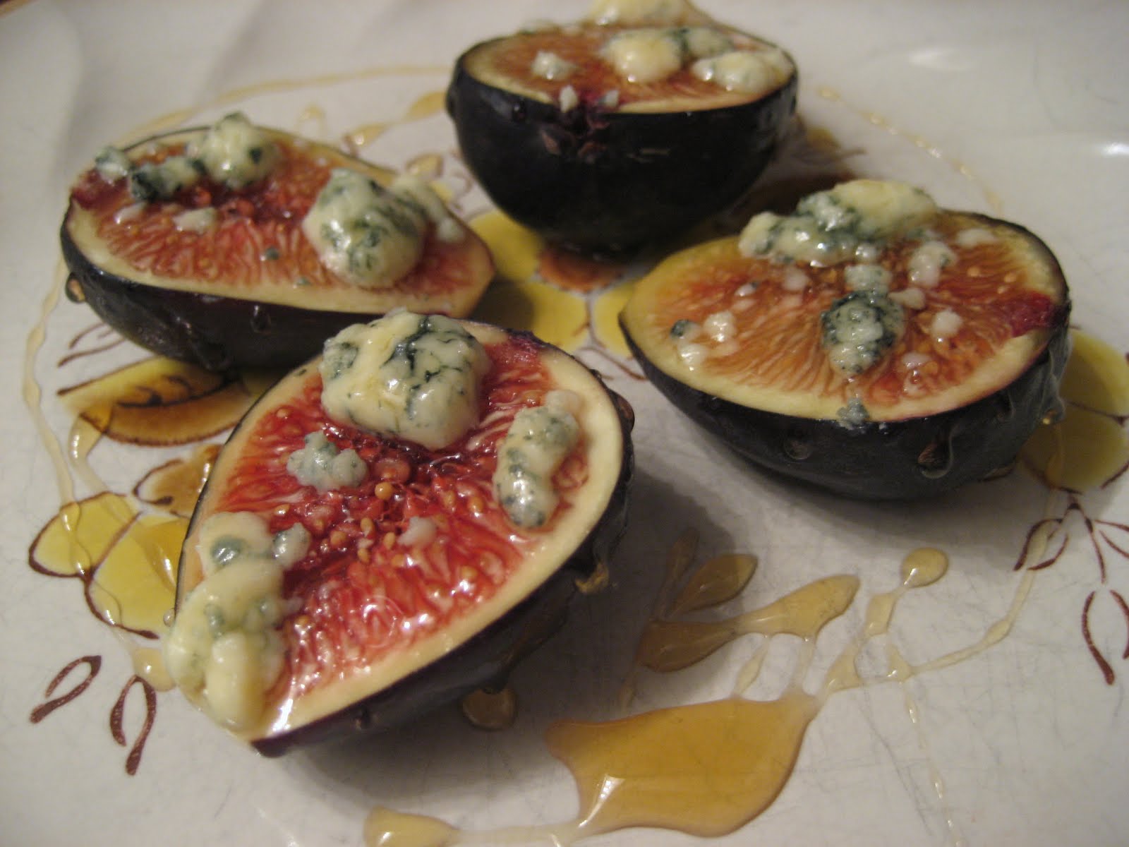 Mission Food Roasted Black Mission Figs with Crumbled Blue Cheese and