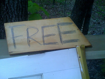 free signs: Signs that say &quot;free&quot;