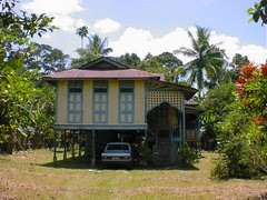 RUMAH KELAHIRAN EMAK