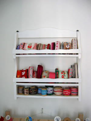 needle book: Ribbon rack